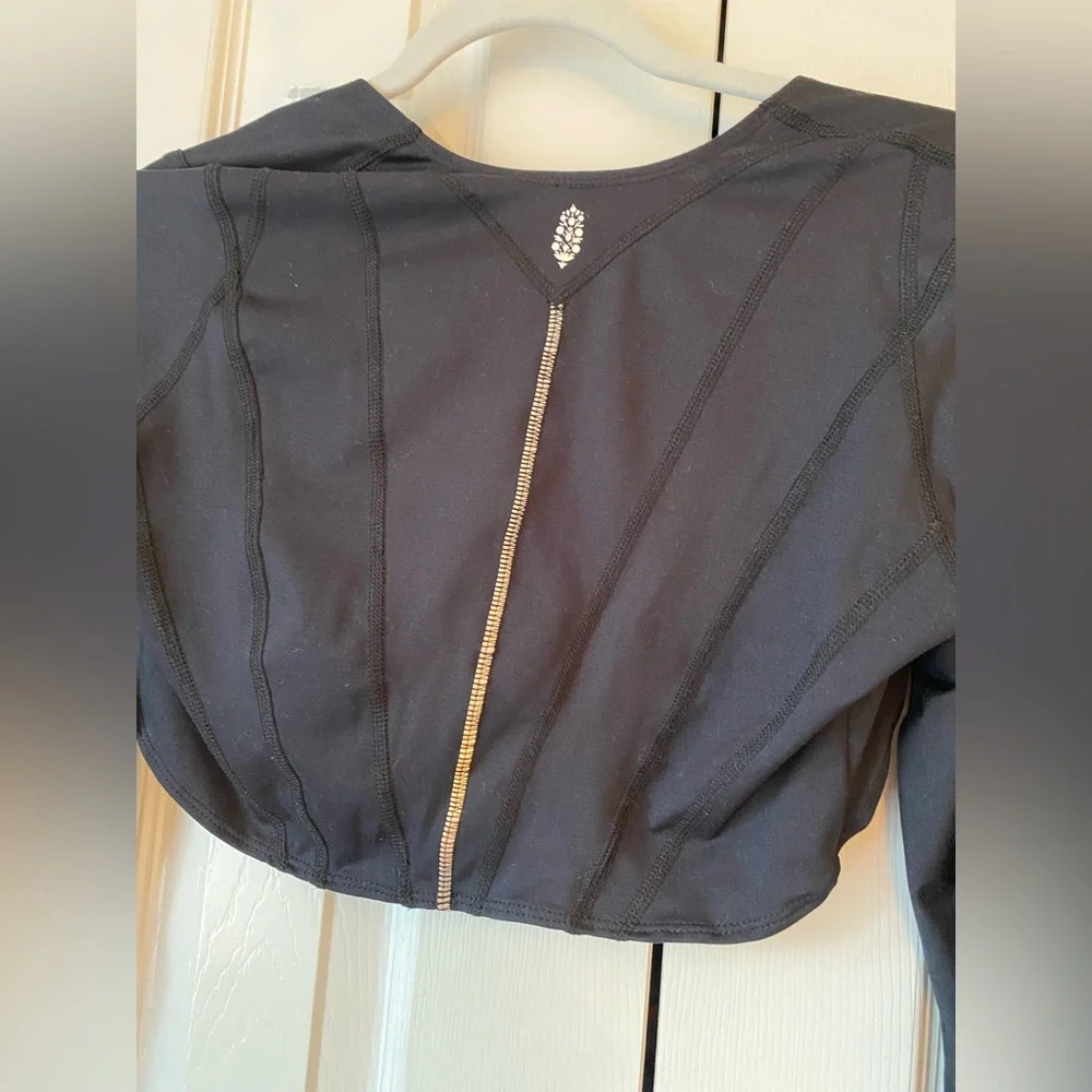 Free People Movement Free Style Shrug Thumb Holes ✨ Worn Once✨ Very Flattering!